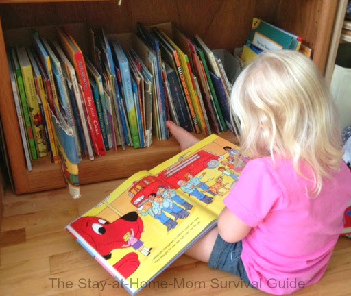 Help Kids Keep the Bookshelf Organized-A Quick Tip