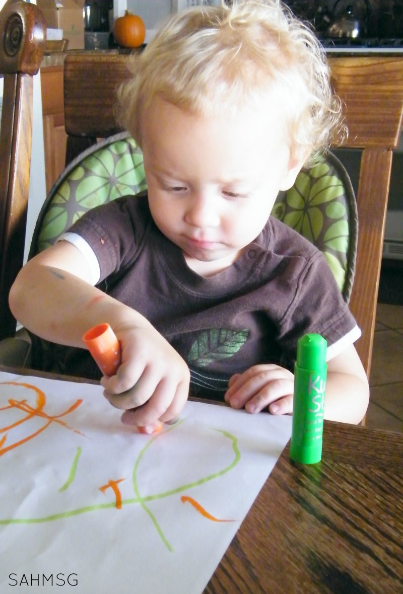 A mess-free toddler painting solution and great gift idea for kids.