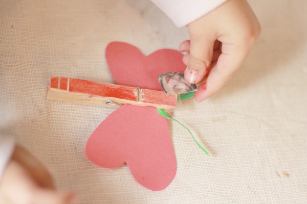 Cute heart butterefly craft for Valentine's Day or Mother's Day. This would be a great hands-on spring craft too.