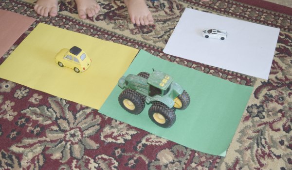 Color matching with cars toddler activity for learning colors.