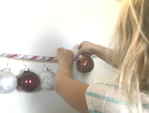 Christmas counting preschool activity is a fun and festive way to teach preschoolers number order and fine motor skills.