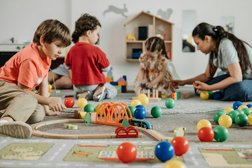 7 Considerations to Keep in Mind Before Enrolling Your Child into Kindergarten